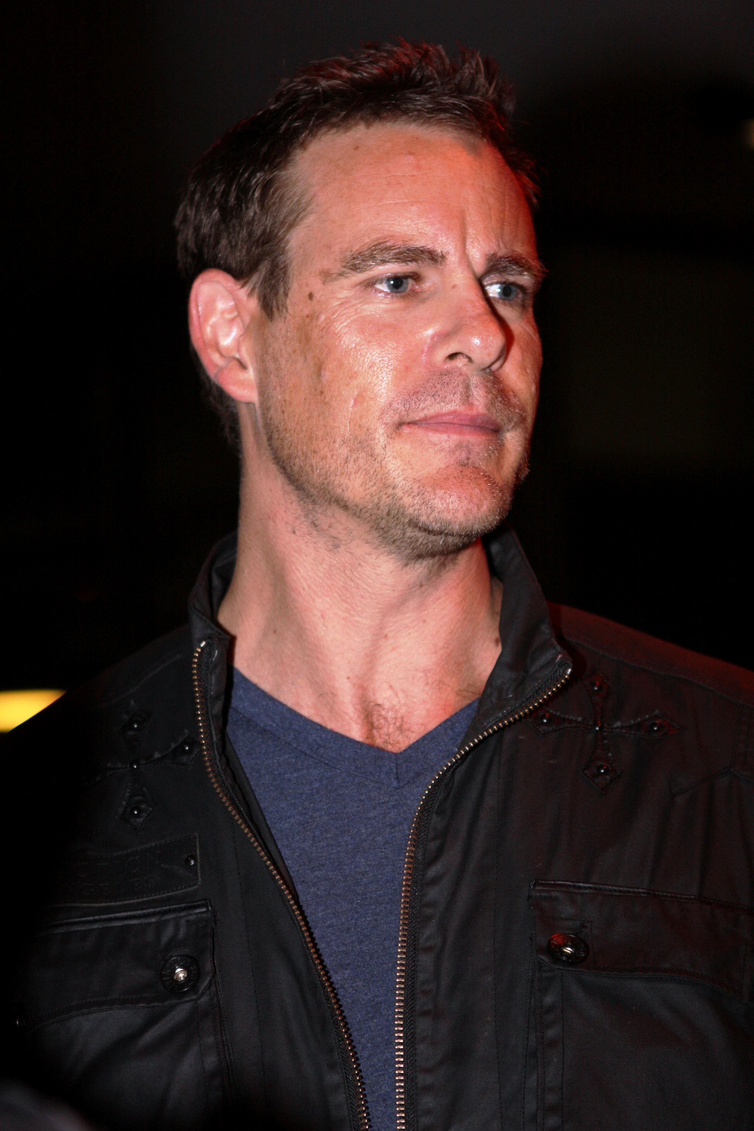 Aaron Jeffery headshot