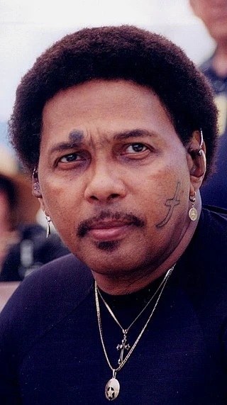 Aaron Neville headshot