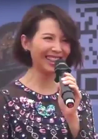 Ada Choi headshot