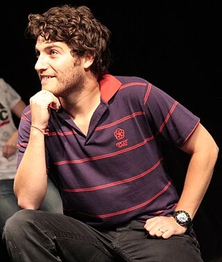 Adam Pally headshot
