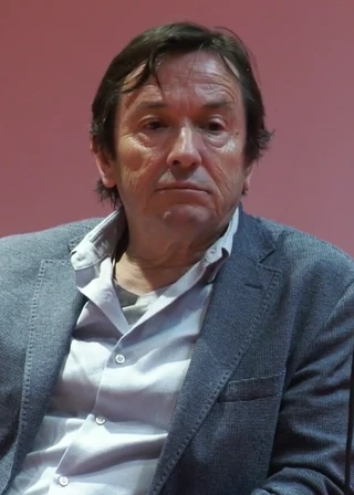 Adriano Luz headshot