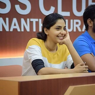 Aishwarya Lekshmi headshot