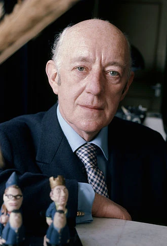 Alec Guinness headshot