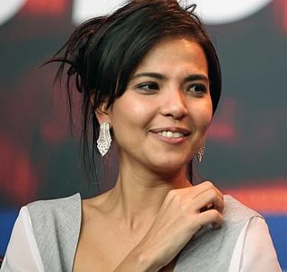 Alessandra de Rossi headshot