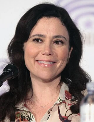 Alex Borstein headshot