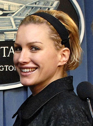 Alice Evans headshot