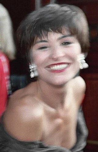Amanda Donohoe headshot