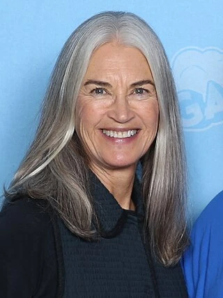 Amanda Pays headshot