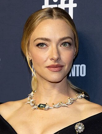 Amanda Seyfried headshot