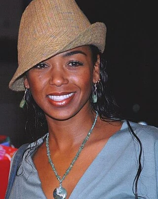 Ananda Lewis headshot