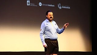 Andoni Agirregomezkorta headshot