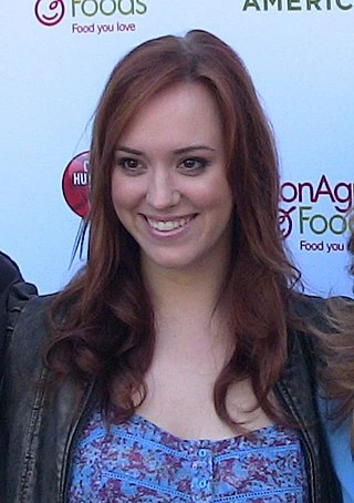 Andrea Bowen headshot