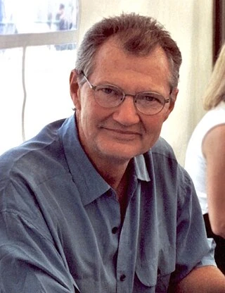Andrew Robinson headshot