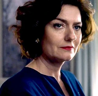 Anna Chancellor headshot