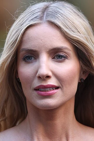 Annabelle Wallis headshot