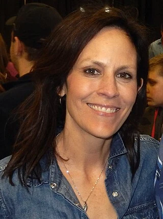 Annabeth Gish headshot