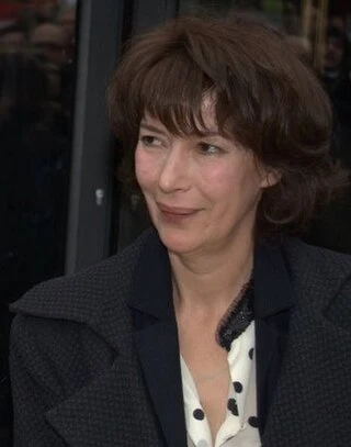 Anne Alvaro headshot