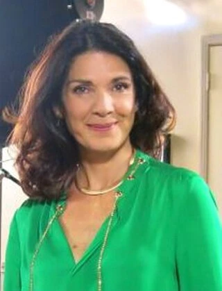 Anne Canovas headshot