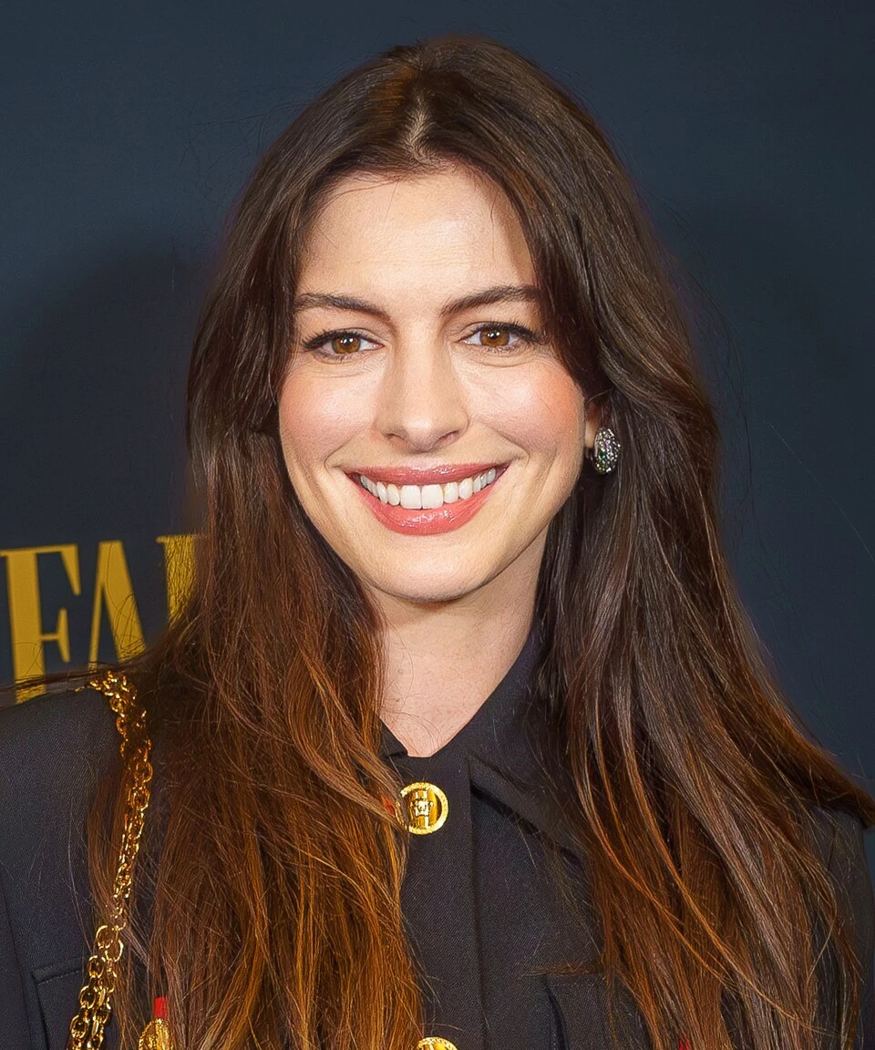 Anne Hathaway headshot