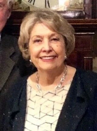Anne Reid headshot