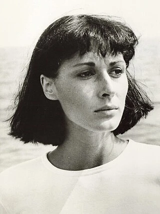 Anne Twomey headshot