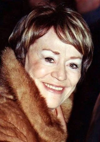 Annie Girardot headshot