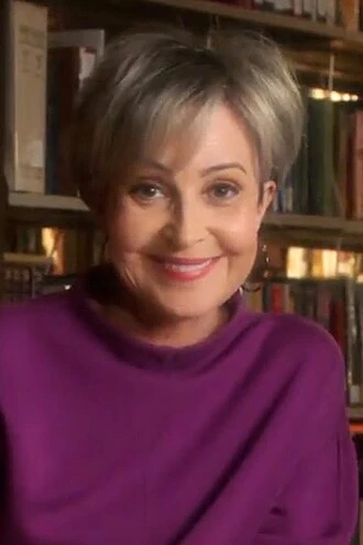 Annie Potts headshot