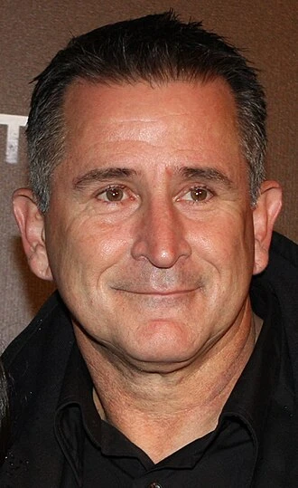 Anthony LaPaglia headshot