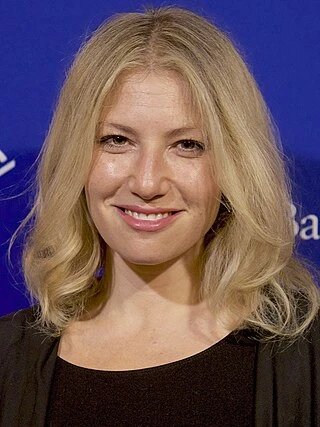 Ari Graynor headshot