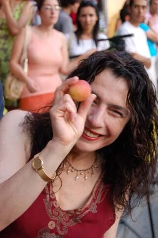 Arsinée Khanjian headshot