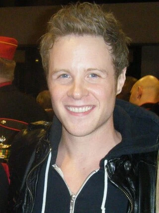 Ashton Holmes headshot