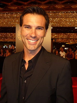 Austin Peck headshot