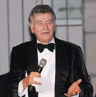 Barrie Ingham headshot