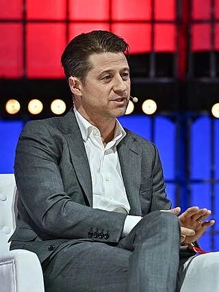 Benjamin McKenzie headshot