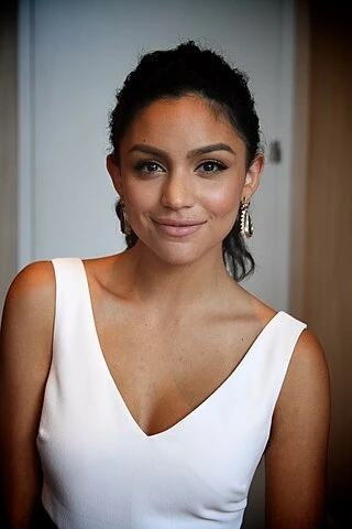 Bianca Santos headshot