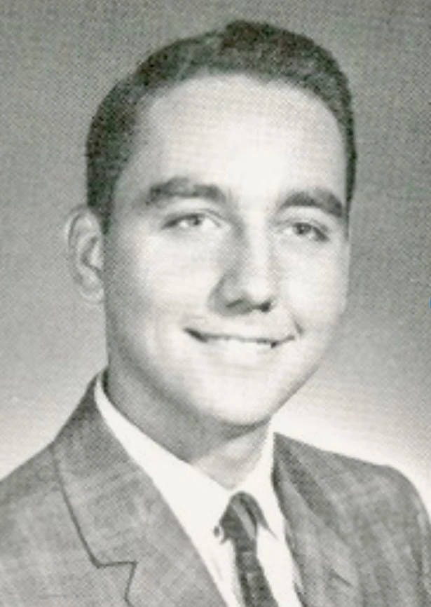 Bob Gunton headshot