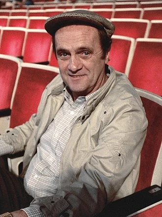 Bob Newhart headshot