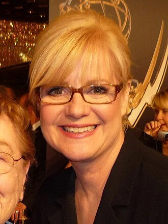 Bonnie Hunt headshot