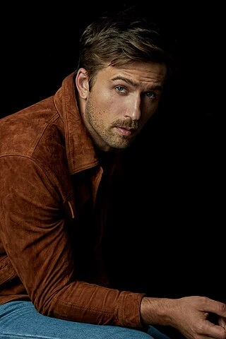 Brandon Sklenar headshot