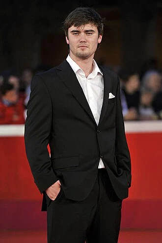 Cameron Bright headshot