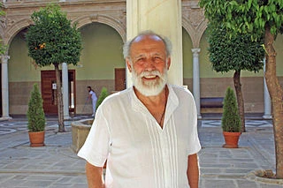 Carlos Álvarez-Nóvoa headshot