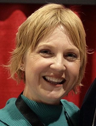 Carolyn Lawrence headshot