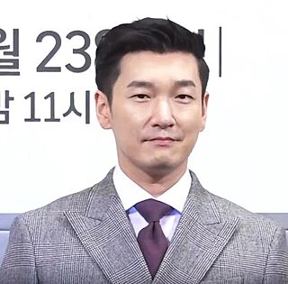 Cho Seung-woo headshot