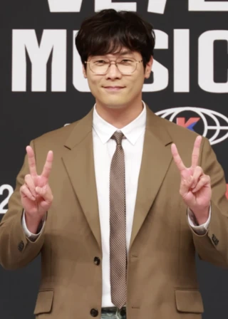 Choi Daniel headshot