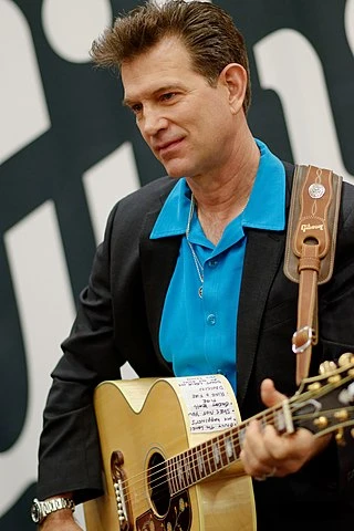 Chris Isaak headshot