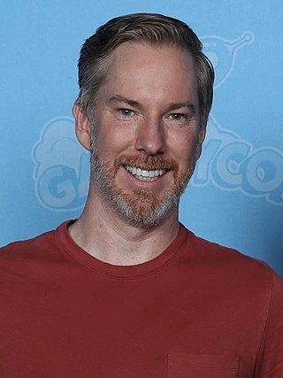 Chris Owen headshot