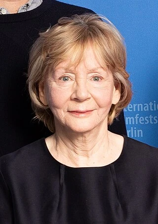 Christine Schorn headshot