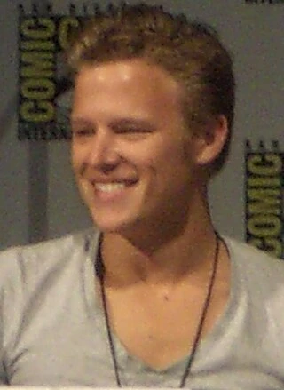 Christopher Egan headshot