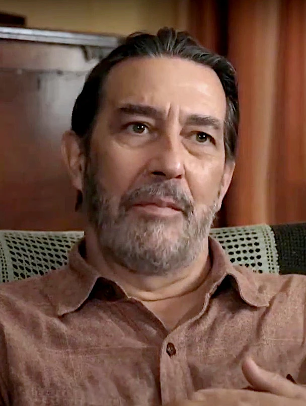 Ciarán Hinds headshot