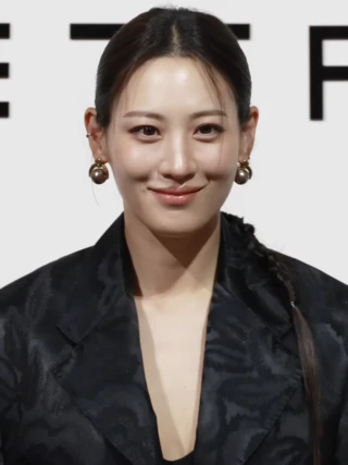 Claudia Kim headshot